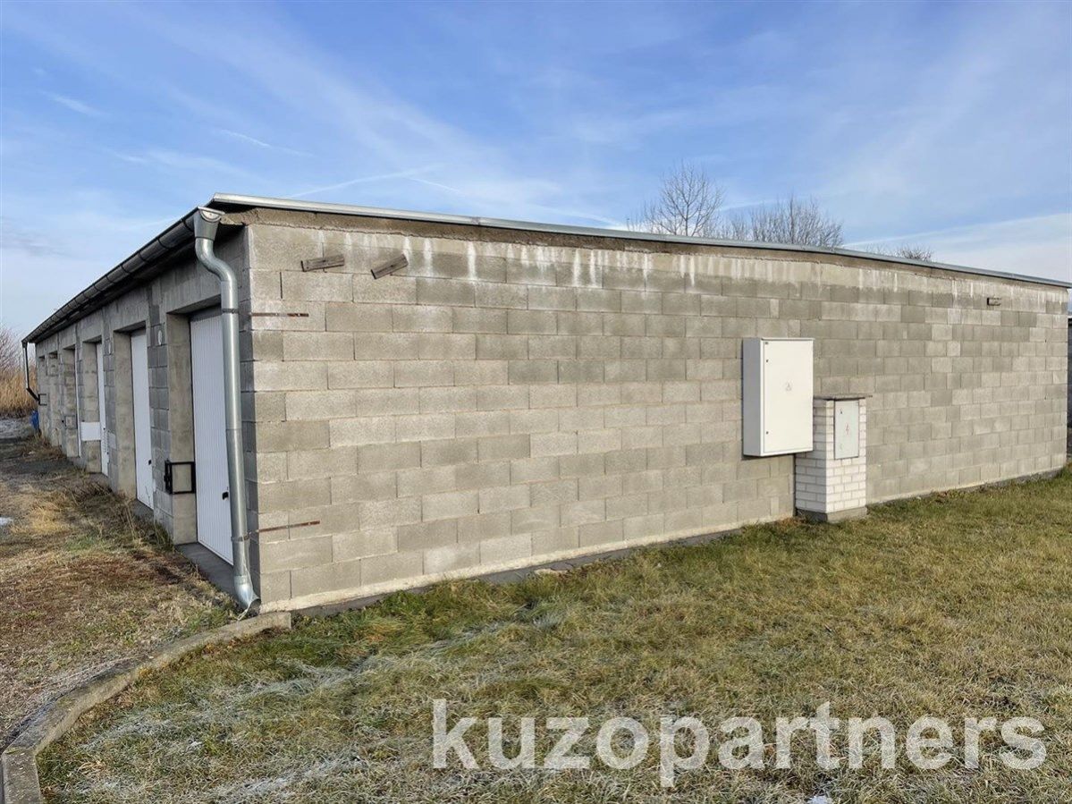 Prodej řadových garáží 18 m2 s vlastním pozemkem - Luštěnice Zelená, obrázek č.3