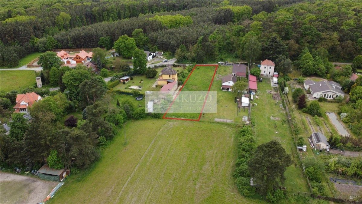 Prodej stavebního pozemku 1.609 m2, Dvorce u Lysé nad Labem, obrázek č. 1