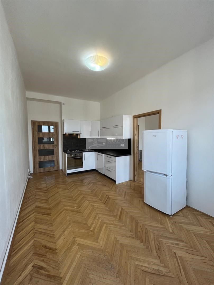 Pronájem bytu - pěkný, světlý byt 2kk, 43 m2 včetně komory, Praha 5 - Košíře, ulice Vrchlického, obrázek č. 1