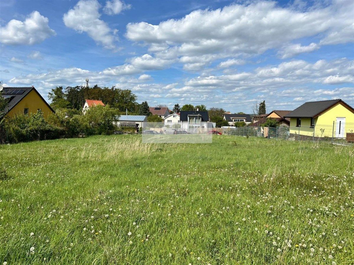 Stavební pozemek 1504 m2 v obci Liteň, s  Karlštejnem na dohled, obrázek č. 3