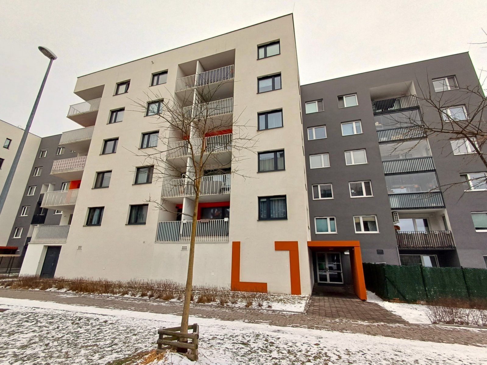 Prodej bytu 2+kk, 53 m2, lodžie, parkovací stání, Strnadových, Praha 9, obrázek č. 3