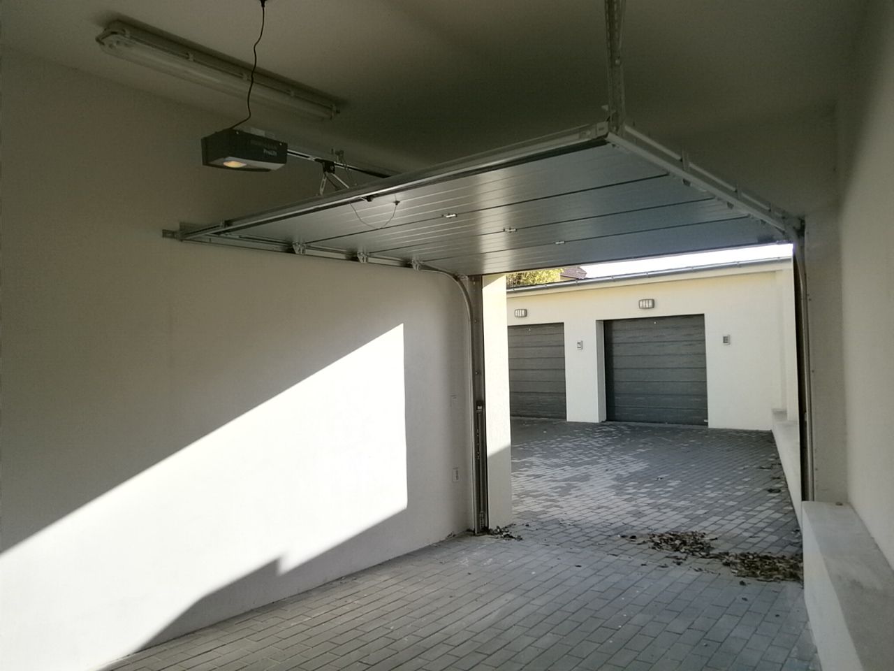 Pronájem samostatné garáže, 17 m2, Praha 8 Kobylisy, Zenklova ulice, obrázek č. 1