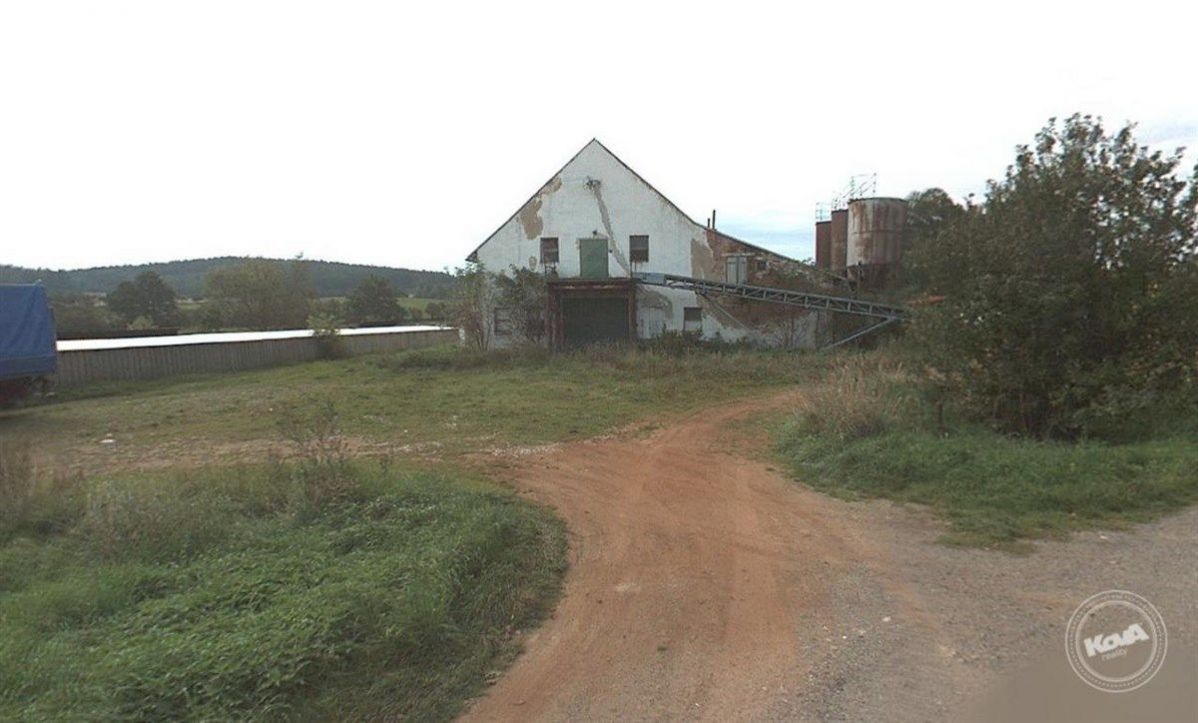 Aukce bývalého kravína s užitnou plochou 1 728 m2 v Rojicích, okr. Strakonice, obrázek č. 2