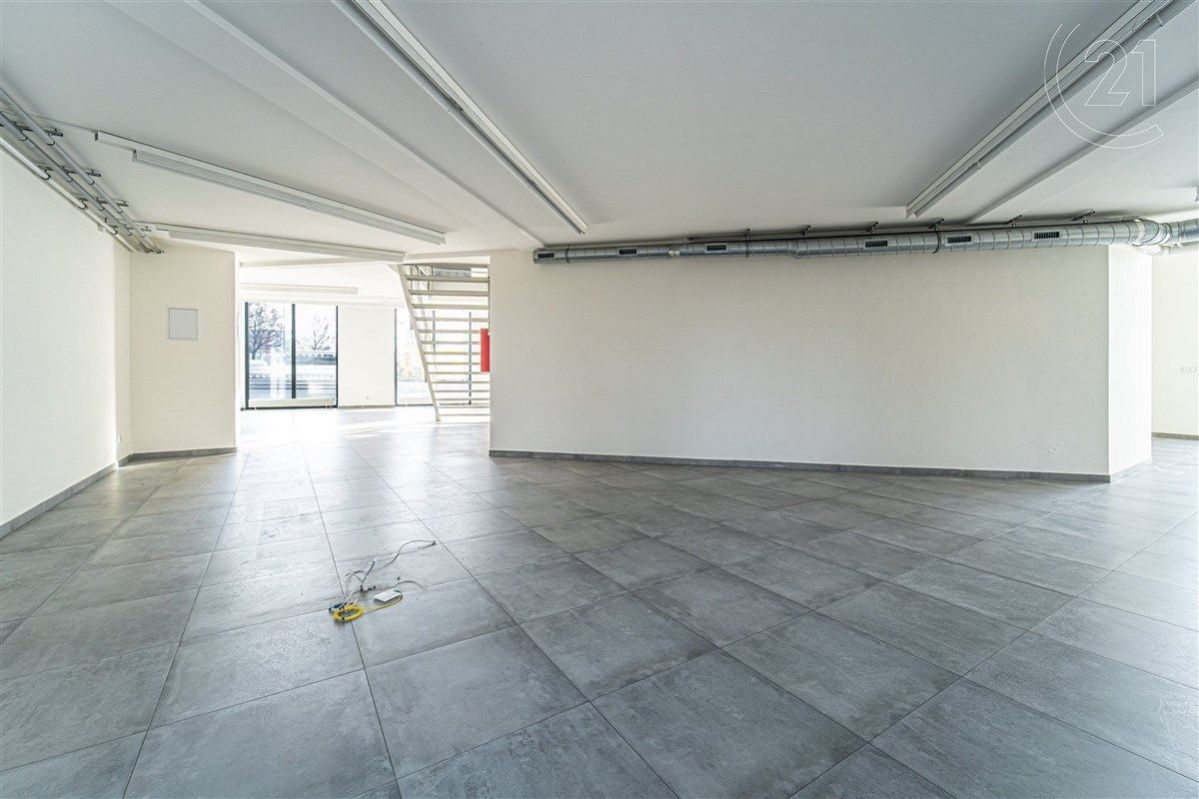 Kancelářské prostory ke koupi o celkové ploše 232m2 v rohovém domě na frekventované ulici Mlýnská v , obrázek č. 2