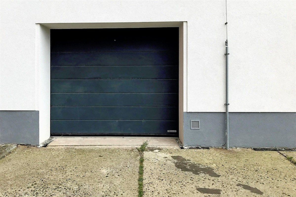 Pronájem prostorné garáže s komorou, 28 m, obrázek č. 1