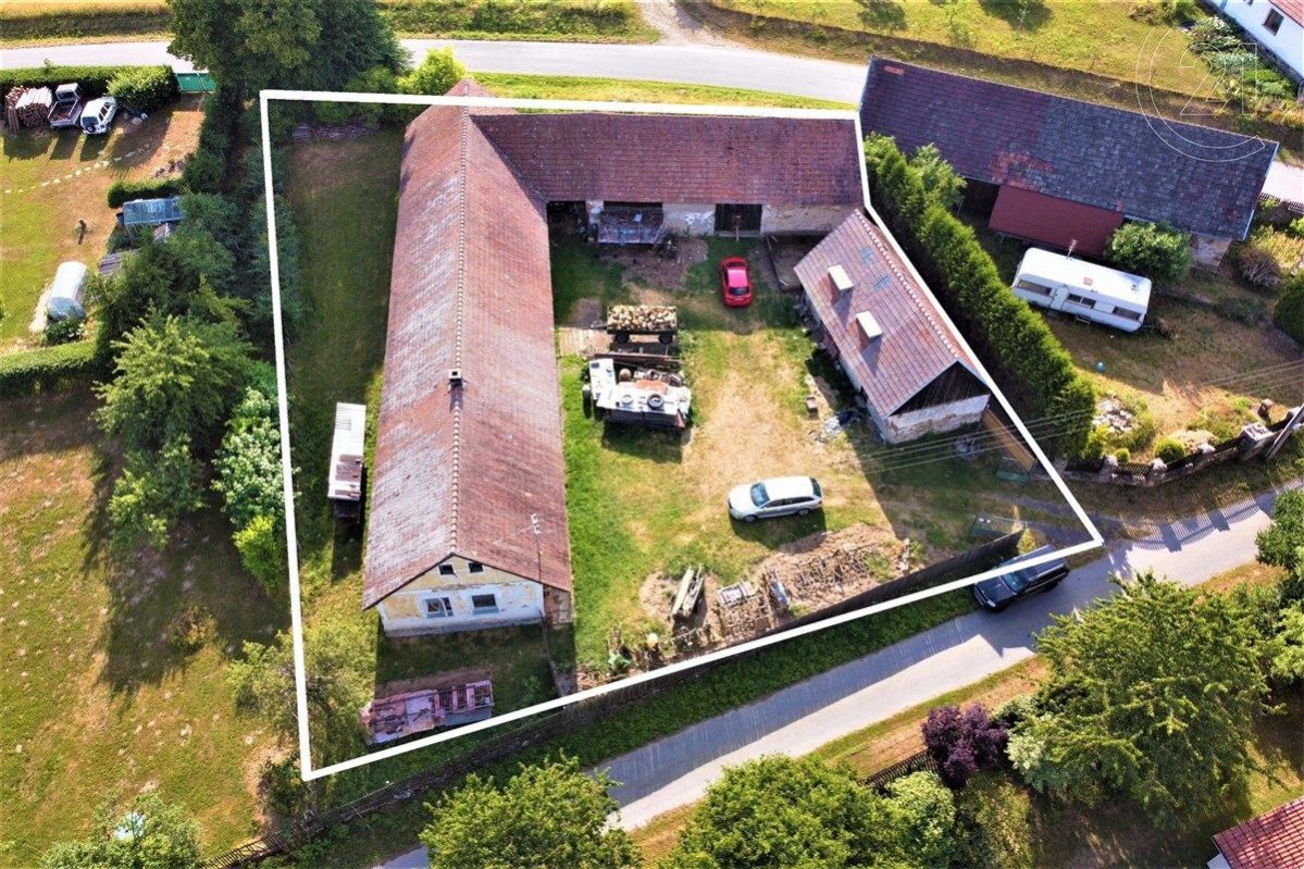 Prodej vesnického domu s pozemkem 1.654 m v obci Domamyšl, obrázek č. 2