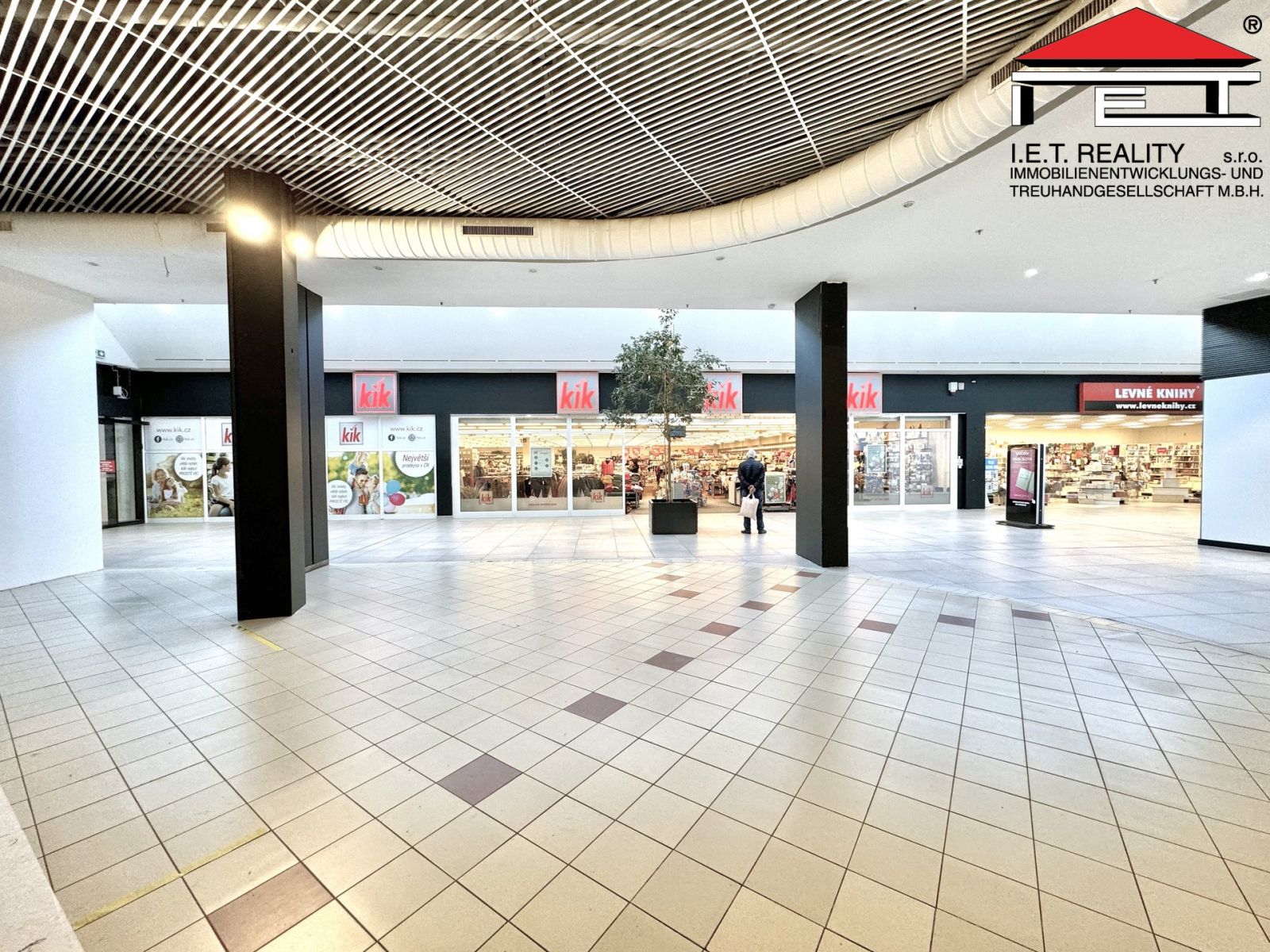 Pronájem obchodního prostoru v nákupním centru Futurum (215,1 m2), obrázek č. 1