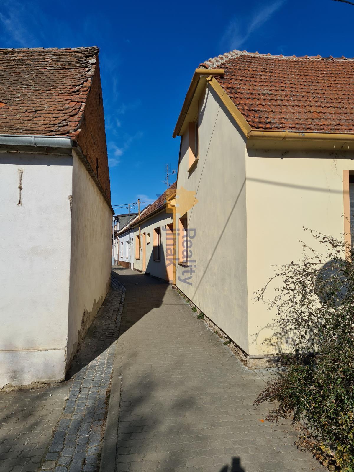 Prodej rodinného domu 6+2 v Brně - Chrlicích, pozemek 359 m2, ul. Západní, obrázek č. 3