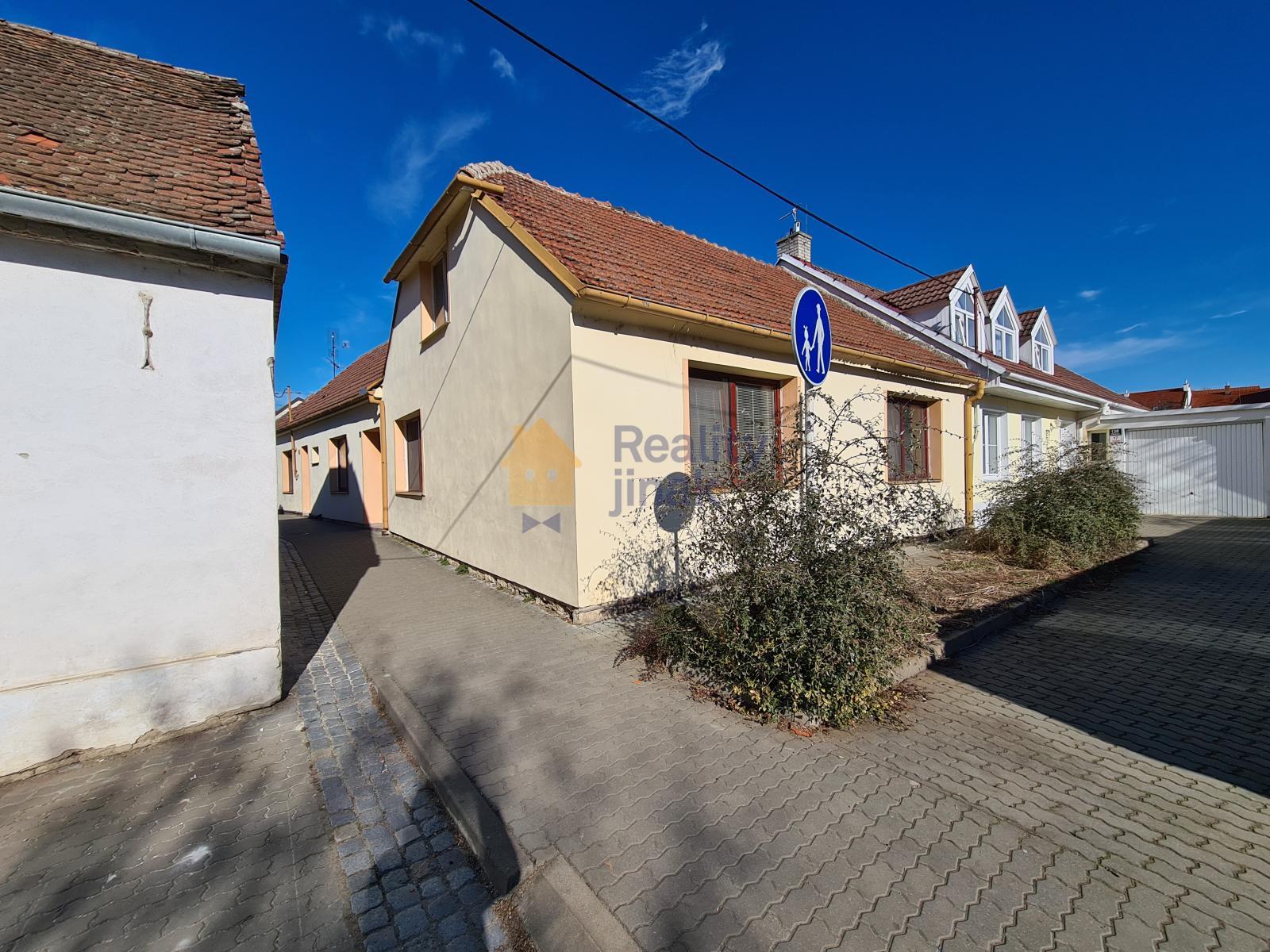 Prodej rodinného domu 6+2 v Brně - Chrlicích, pozemek 359 m2, ul. Západní, obrázek č. 1