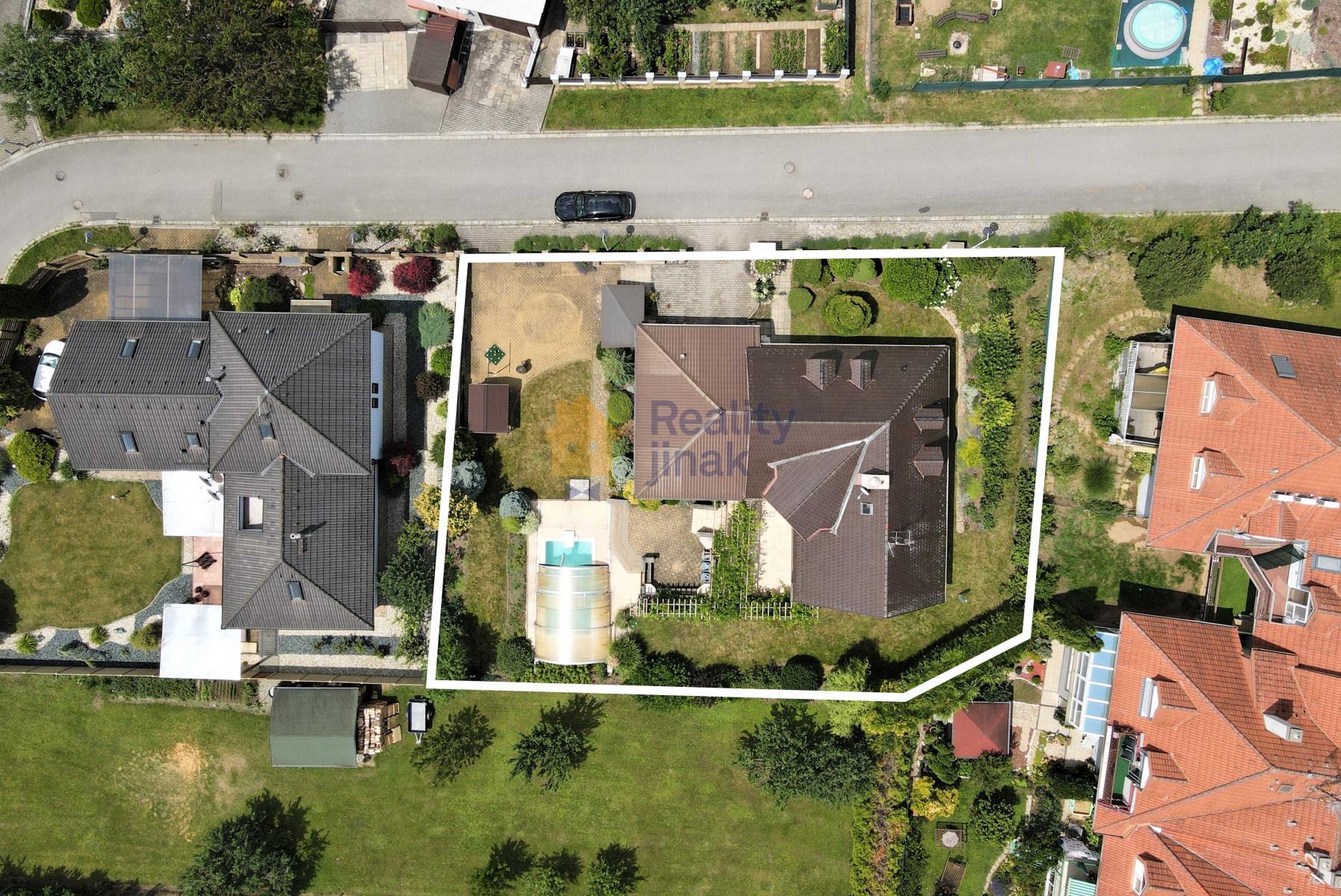 Prodej rodinného domu 6+kk ve Vyškově, Dědicích, 295 m2, pozemek 1022 m2, zahrada, bazén, obrázek č. 3