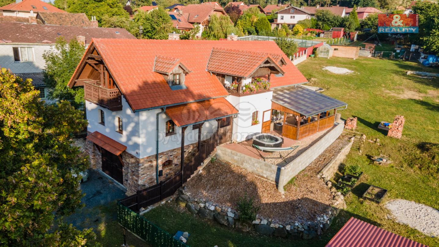 Prodej rodinného domu, 239 m, Pařezov, obrázek č. 1