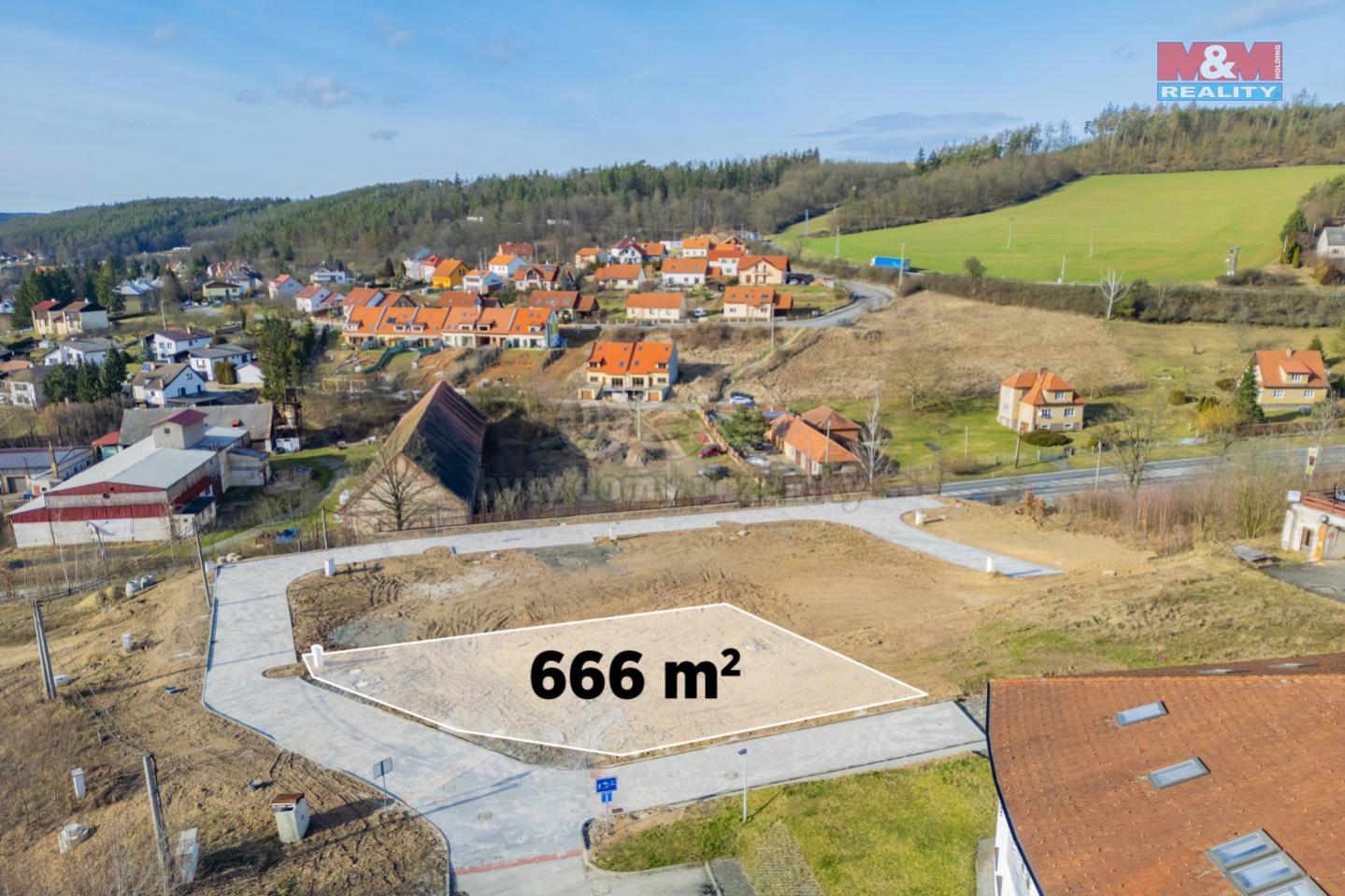 Prodej pozemku k bydlení, 666 m, Plasy, obrázek č. 2