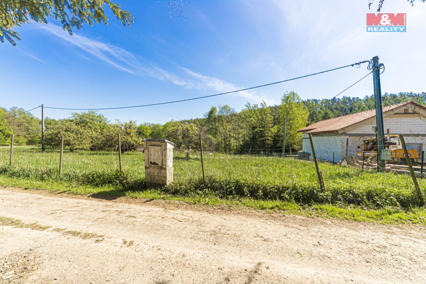 Prodej pozemku k bydlení, 3579 m, Morašice - Holičky, obrázek č. 2