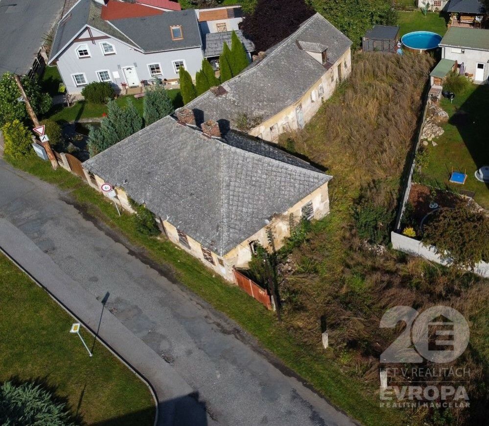 Prodej domu k demolici s pozemkem 909 m2 v obci Nové Dvory u Kutné Hory, obrázek č. 1