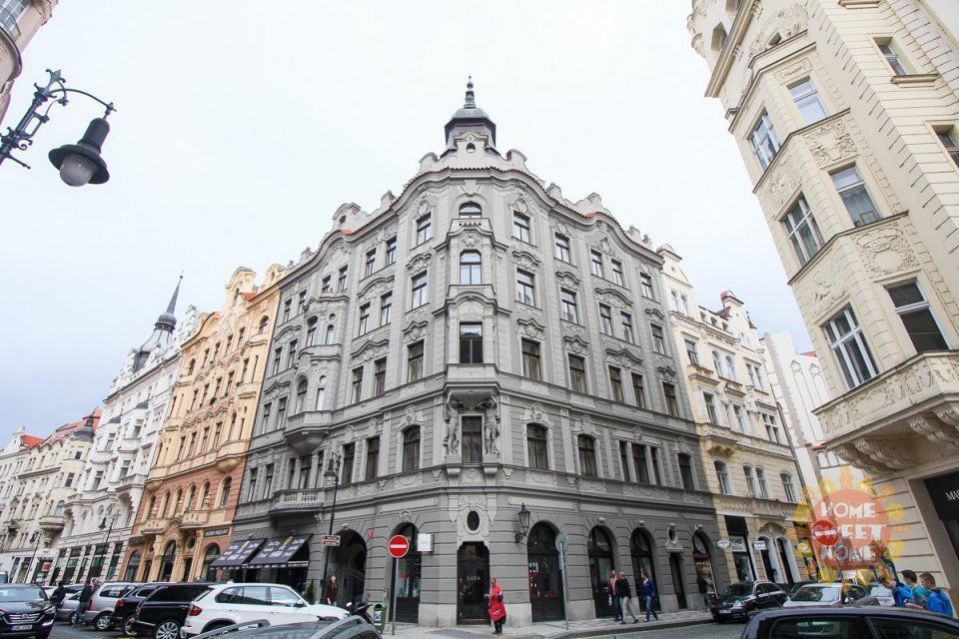 Praha, jedinečný luxusní zařízený byt 5+1 k pronájmu, po rekonstrukci, 184m2, balkon, Široká ulice,, obrázek č.9