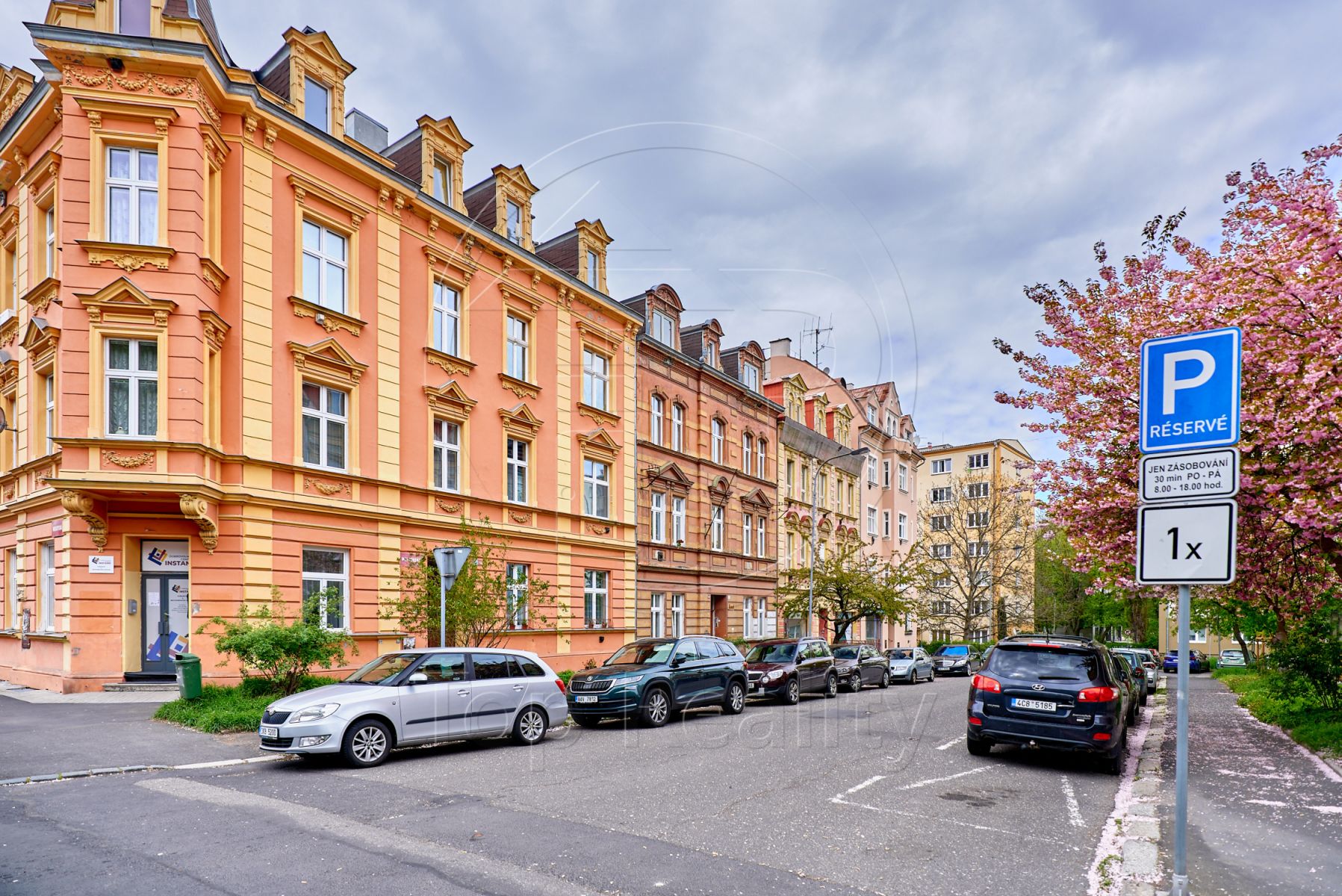 Prodej bytu 3+1, 87m2, Wolkerova, Karlovy Vary - Tuhnice, obrázek č. 1