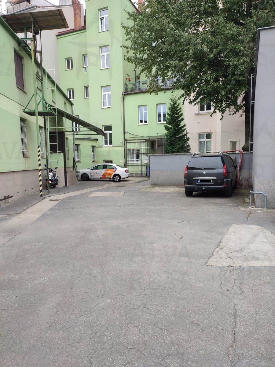 Dlouhodobý pronájem zastřešeného parkovacího stání Brno-střed, ulice Štěpánská, obrázek č. 2