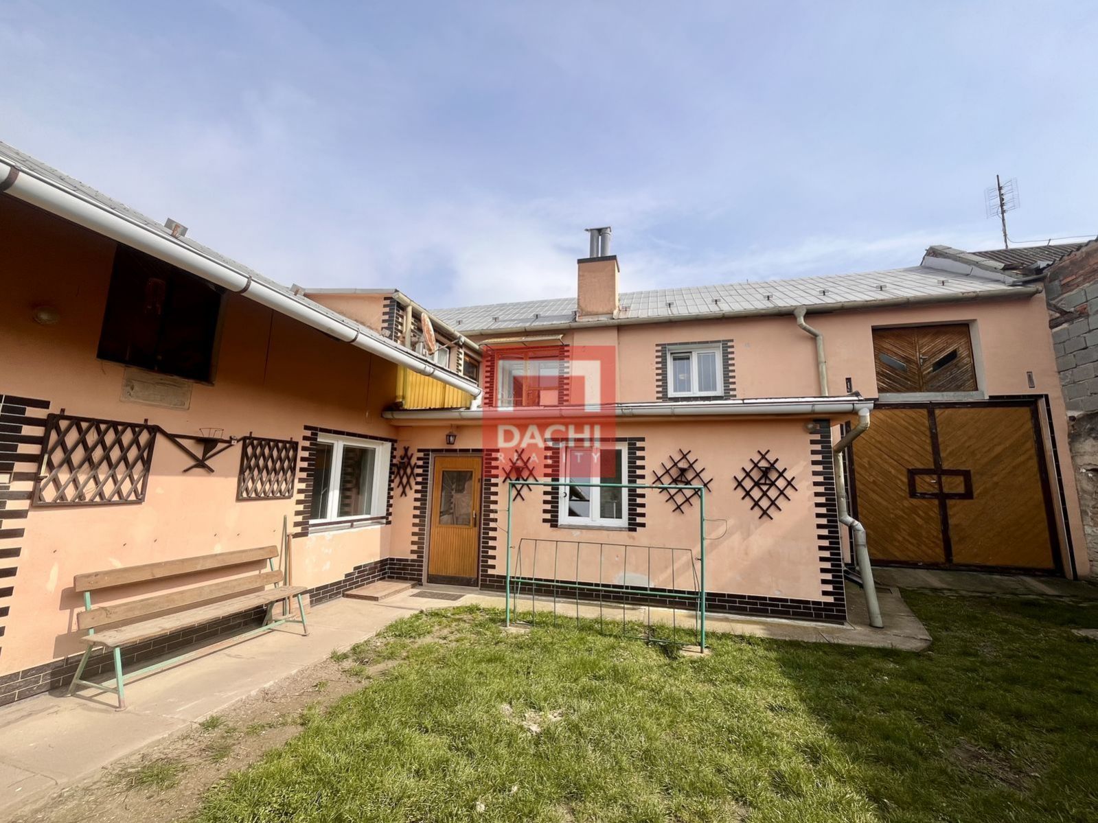 Prodej rodinného patrového domu 4+1, výměra parcely 429m2, Střeň, okres Olomouc, obrázek č. 1