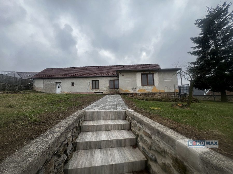Prodej rodinného domu 3+1 se zahradou v obci Běhařovice, místní části Ratišovice v okrese Znojmo, obrázek č. 1