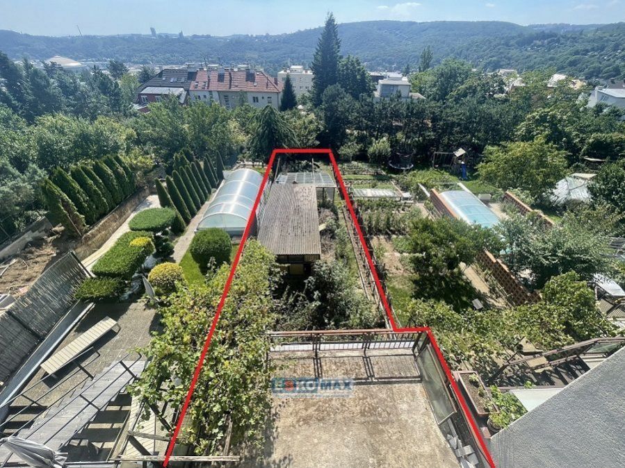 Prodej řadového, tří patrového domu se zahradou, Brno-město, obrázek č. 2