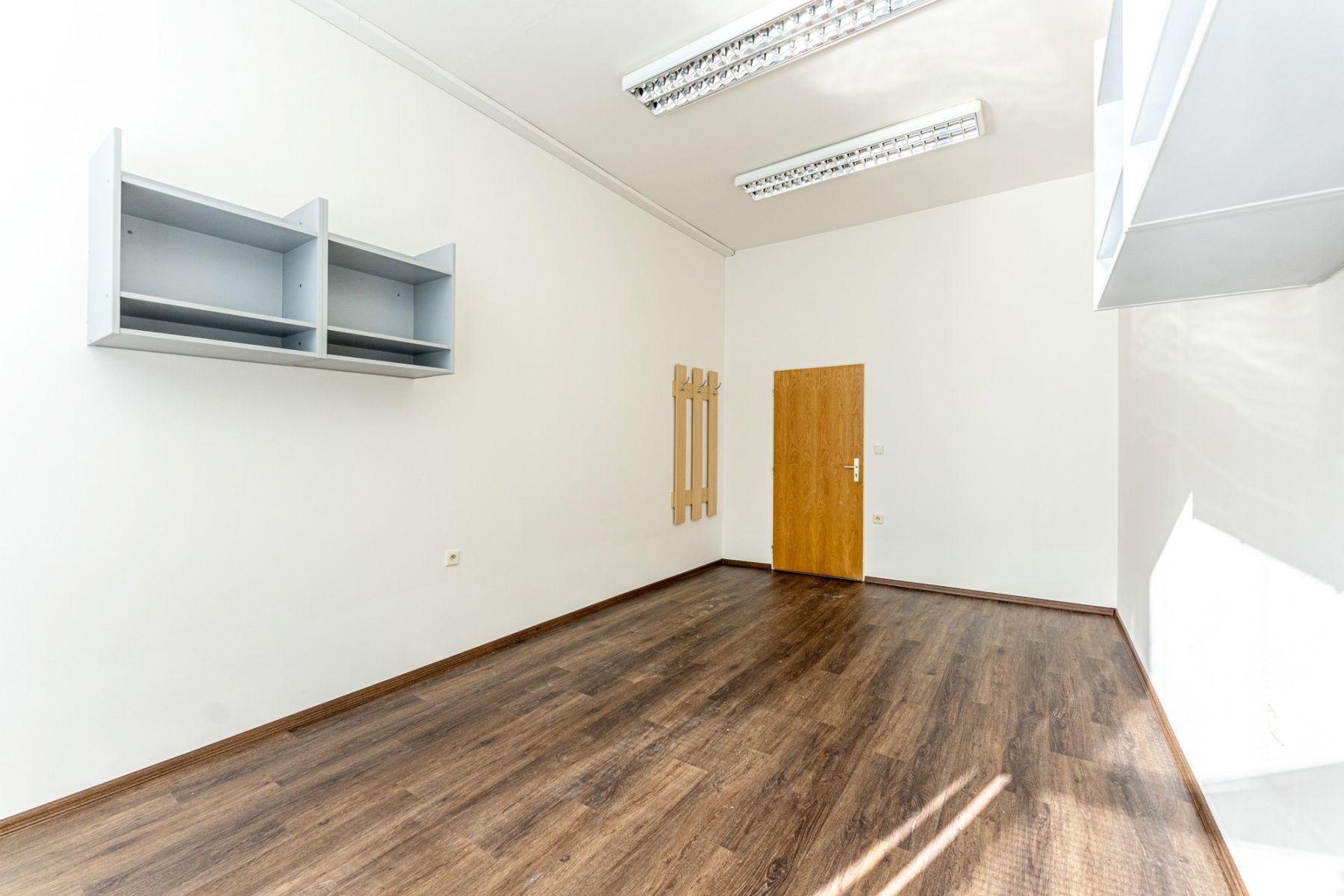 Příjemná světlá kancelář na Vinohradech, 18,5 m2, Londýnská, Praha 2, obrázek č. 3