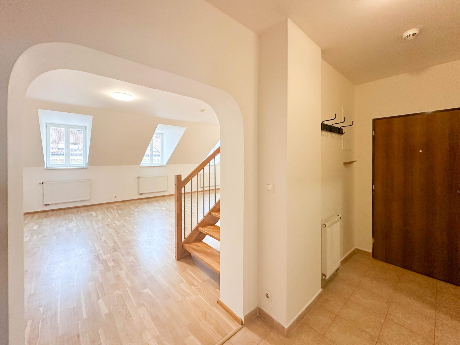 Prostorný, nezařízený, mezonetový byt 4+1,  na Vinohradech, Moravská ulice, 130m2, 2 koupelny, , obrázek č. 2