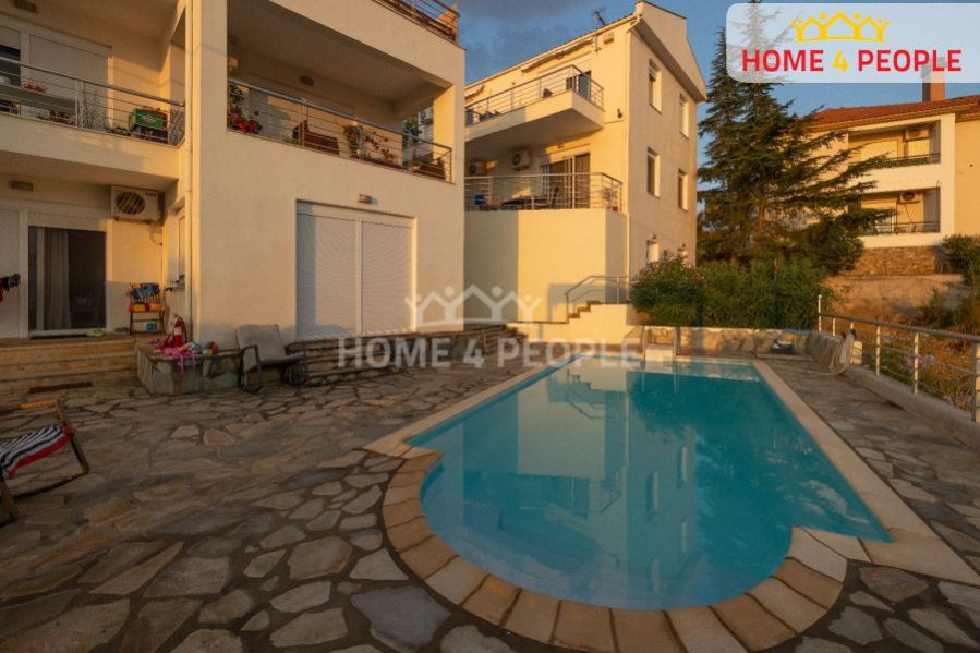 Prodej dvou vil 440 m se 7 apartmány, pozemek 1 500 m a bazénem v Řecku - Volos, obrázek č. 3