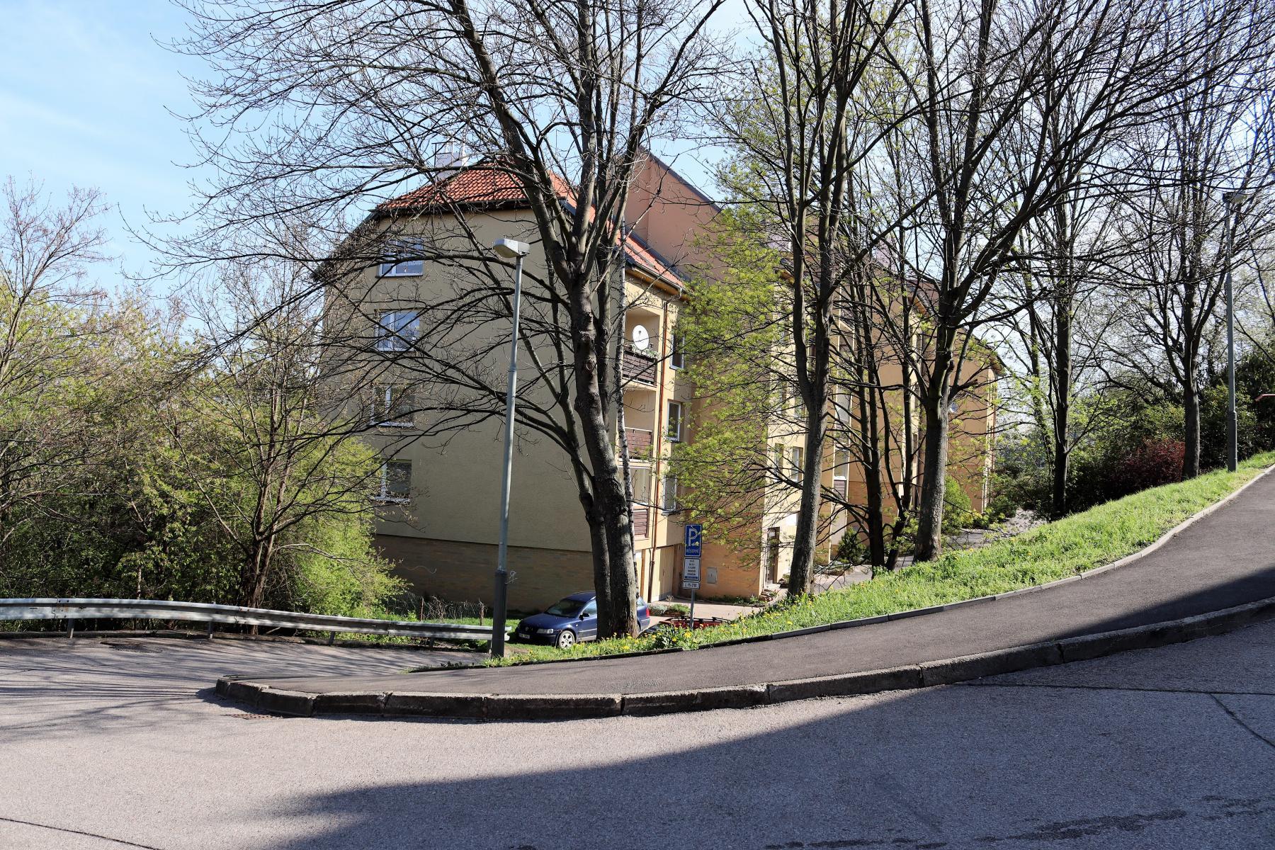 Prostorný, slunný byt  3+1 s lodžií, komorou a  sklepem, Praha 5 - Košíře, obrázek č. 2