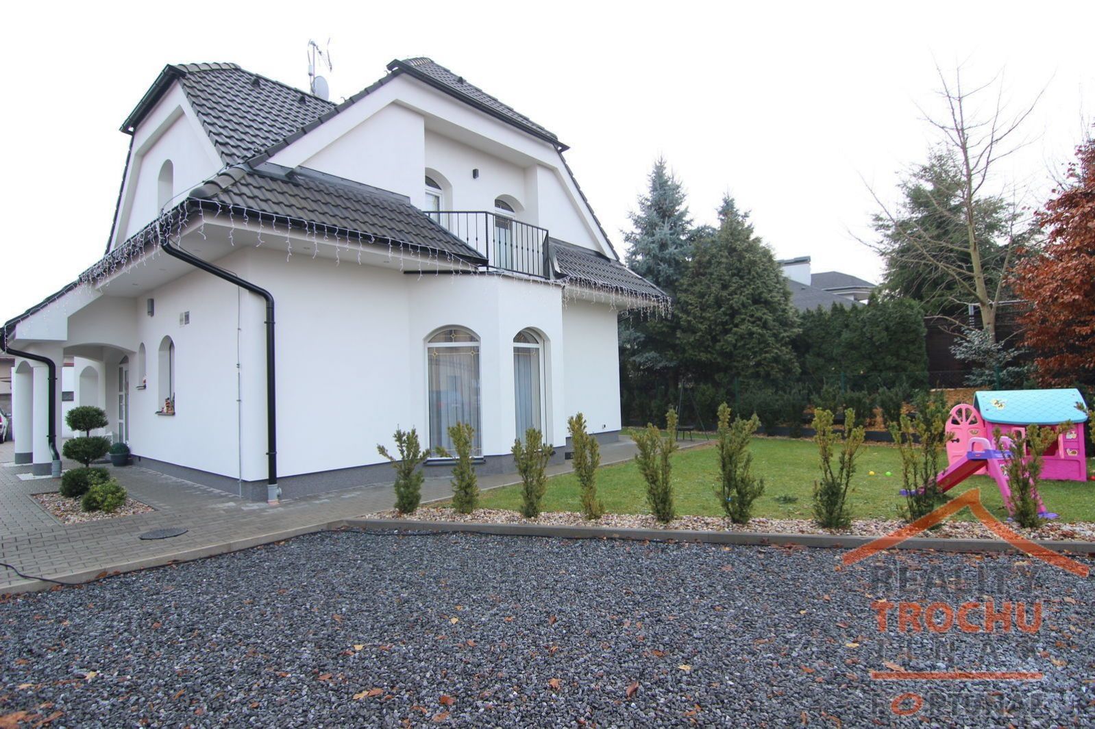 Prodej rodinného domu 5+1 200 m, pozemek 670 m, kpt. Poplera, Pardubice, obrázek č. 1