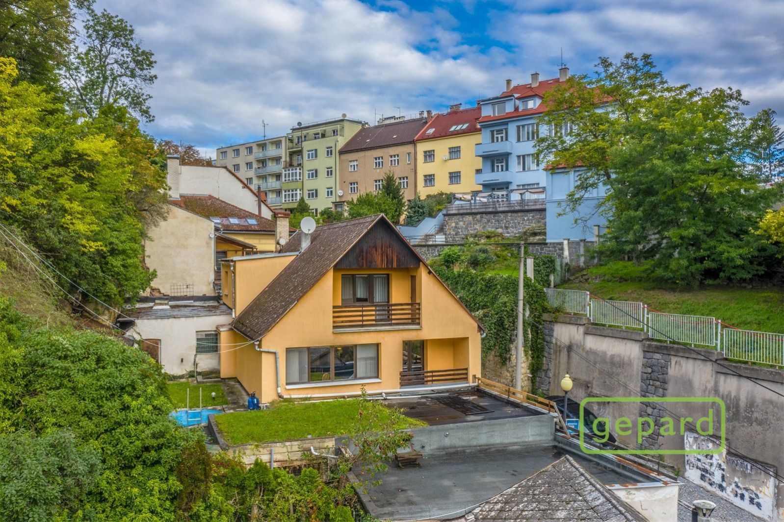 Atypický rodinný dům v centru města s nádhernými výhledy do parku Štěpánka., obrázek č. 3