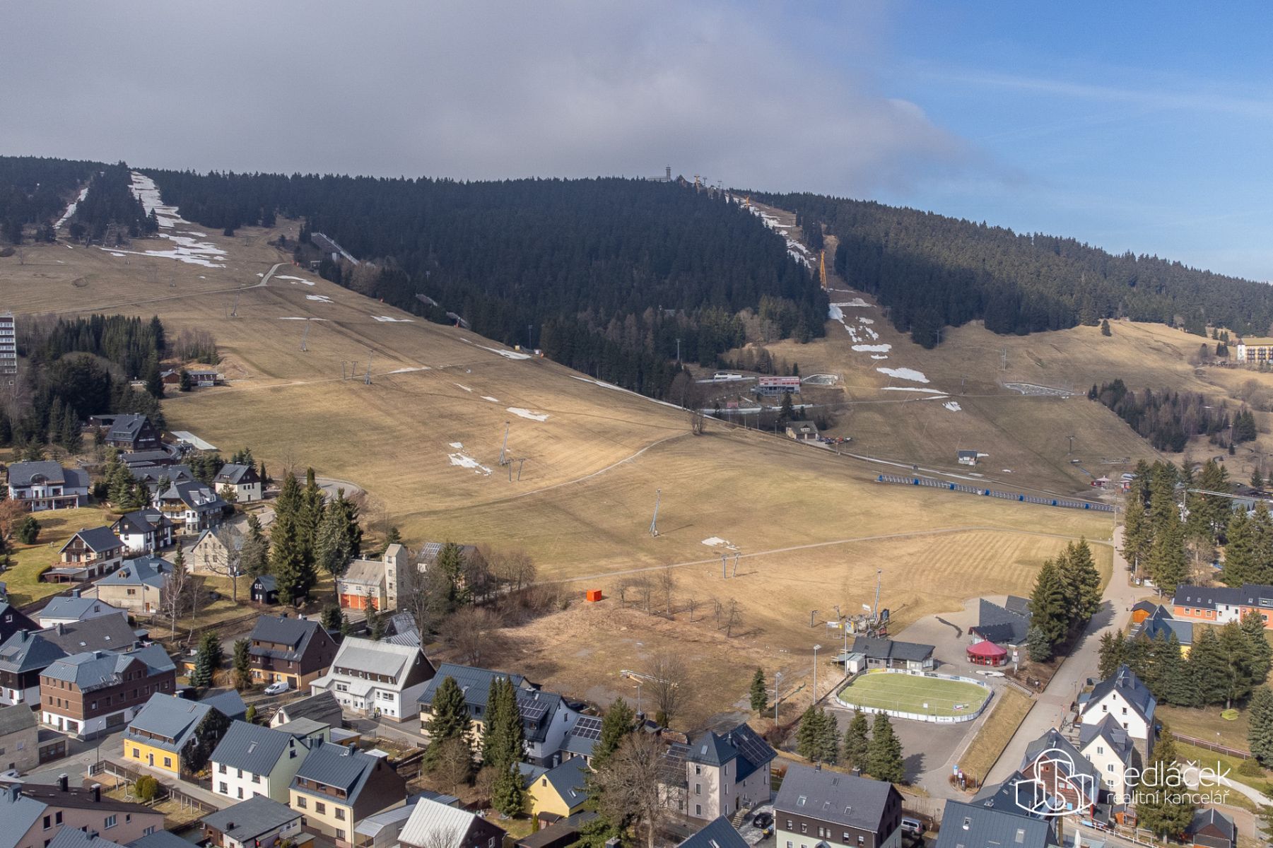 Byt 3+1 v Kurort Oberwiesenthal vhodný jako investice s povolením pro pronájmy k rekreaci., obrázek č. 1