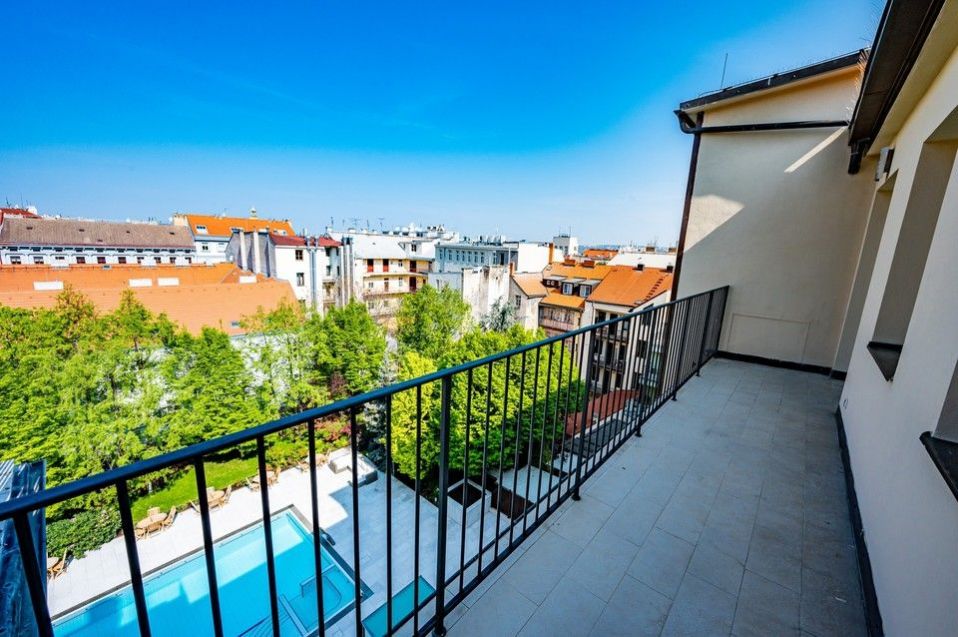 Luxusní byt 1+KK s terasou a bazénem na Vinohradech, ulice Italská, 41m2, obrázek č. 3