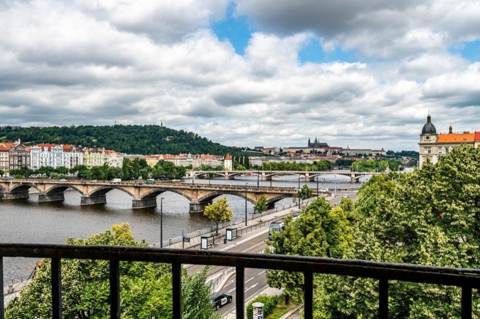 Pronájem luxusního bytu 4+1, 150 m2 + balkon s výhledem na Vltavu, Palackého nám., ul. Dřevná, Nové , obrázek č. 2