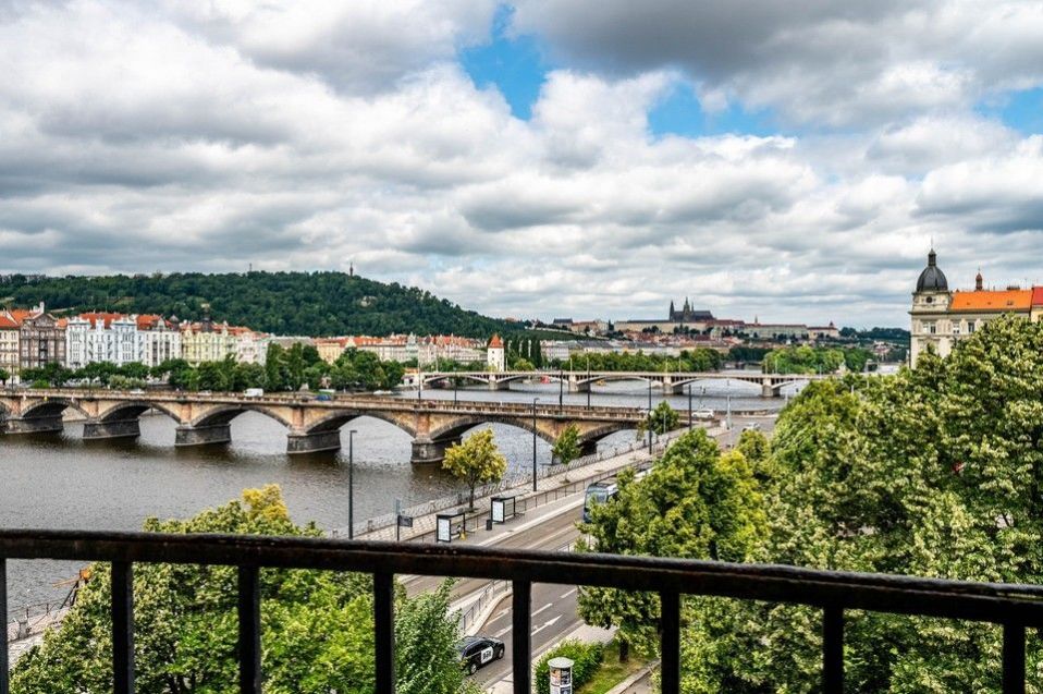 Pronájem luxusního bytu 4+1, 150 m2 + balkon s výhledem na Vltavu, Palackého nám., ul. Dřevná, Nové , obrázek č. 2