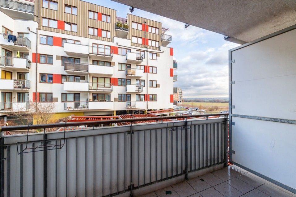 PRONAJATO! Pronájem bytu 2+kk 53 m2 (48 m2 + 5 m2 balkon), Kryšpínova ul., Praha 10 Dolní Měcholupy, obrázek č. 3