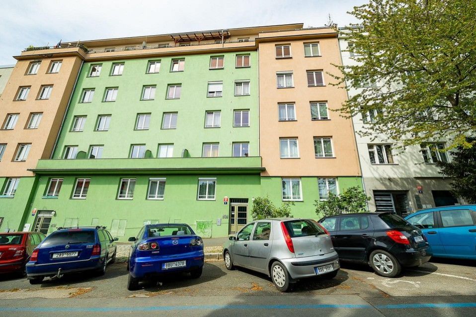 Příjemný byt 1+1, 40,8m2, velká terasa, Hollarovo náměstí, obrázek č. 2