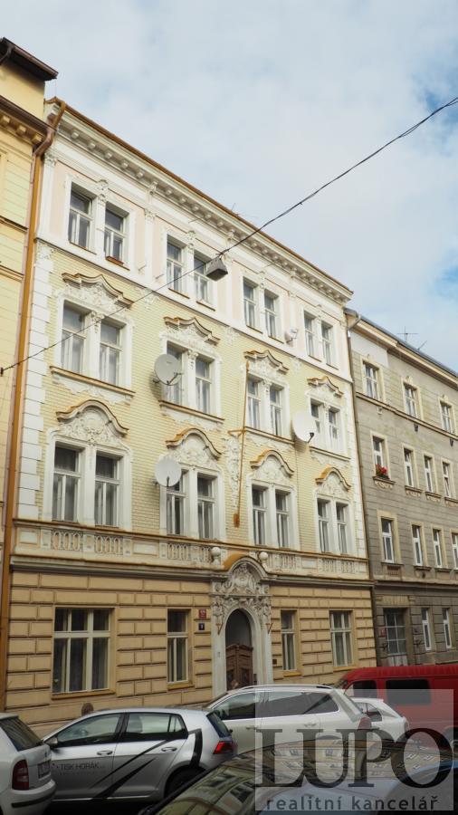 Krásný byt 3+1, 82m2, OV, 3 patro, ul. Charkovská, Praha 10 Vršovice.