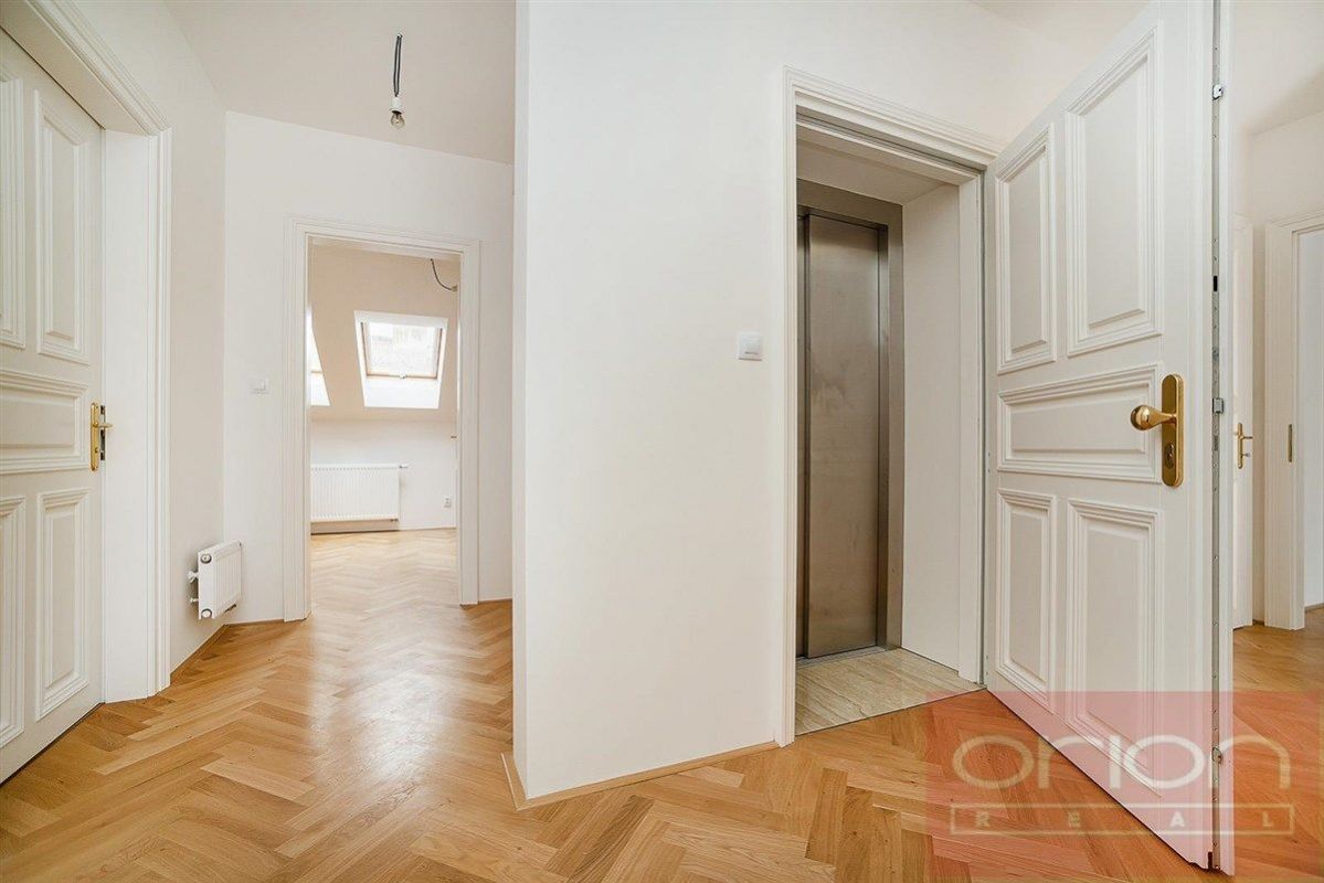 Prodej bytu s balkonem : Praha 7 - Bubeneč, Šmeralova, obrázek č.13