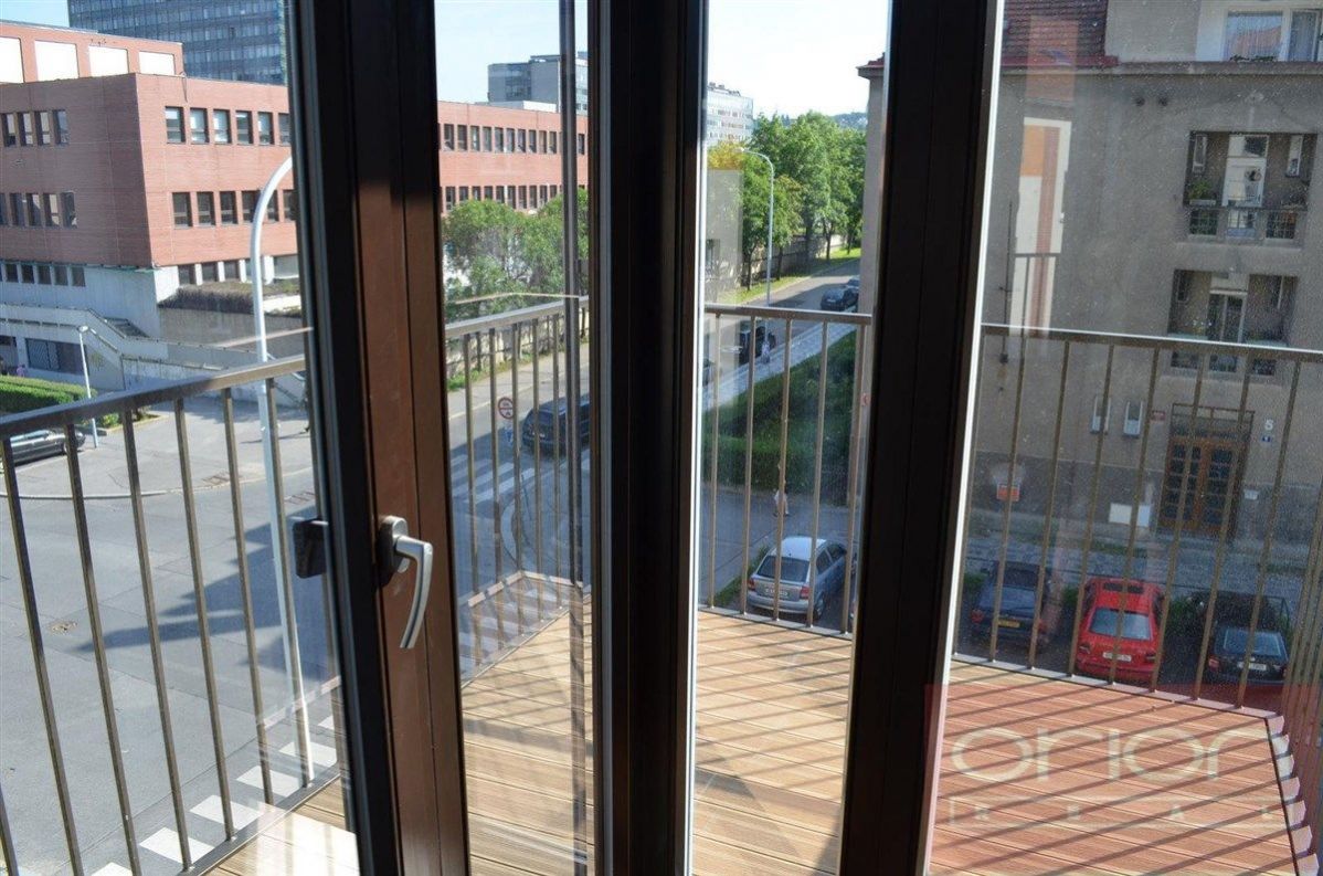 Pronájem bytu s balkonem: Praha 6 - Dejvice, Bechyňova, obrázek č. 3