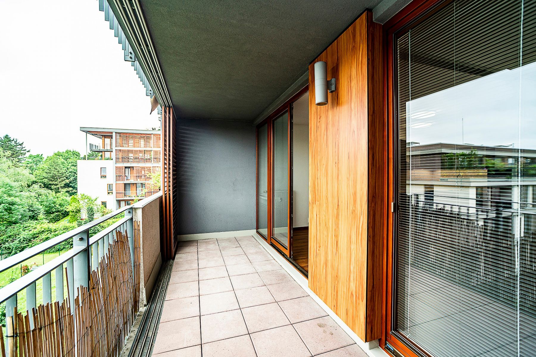 Pronájem bytu 2+kk + velká terasa (44 m2 + 11 m2) se sklepem, Litoměřická, Praha 9 - Prosek, obrázek č. 2