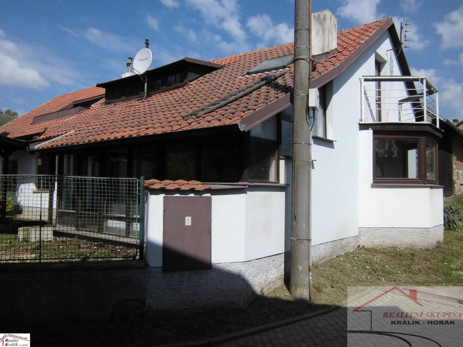 Pronájem RD  2 byt.jednotky,  2x 2+1 s příslušenstvím, 10km od Čáslavi, v obci  Paběnice, obrázek č.1