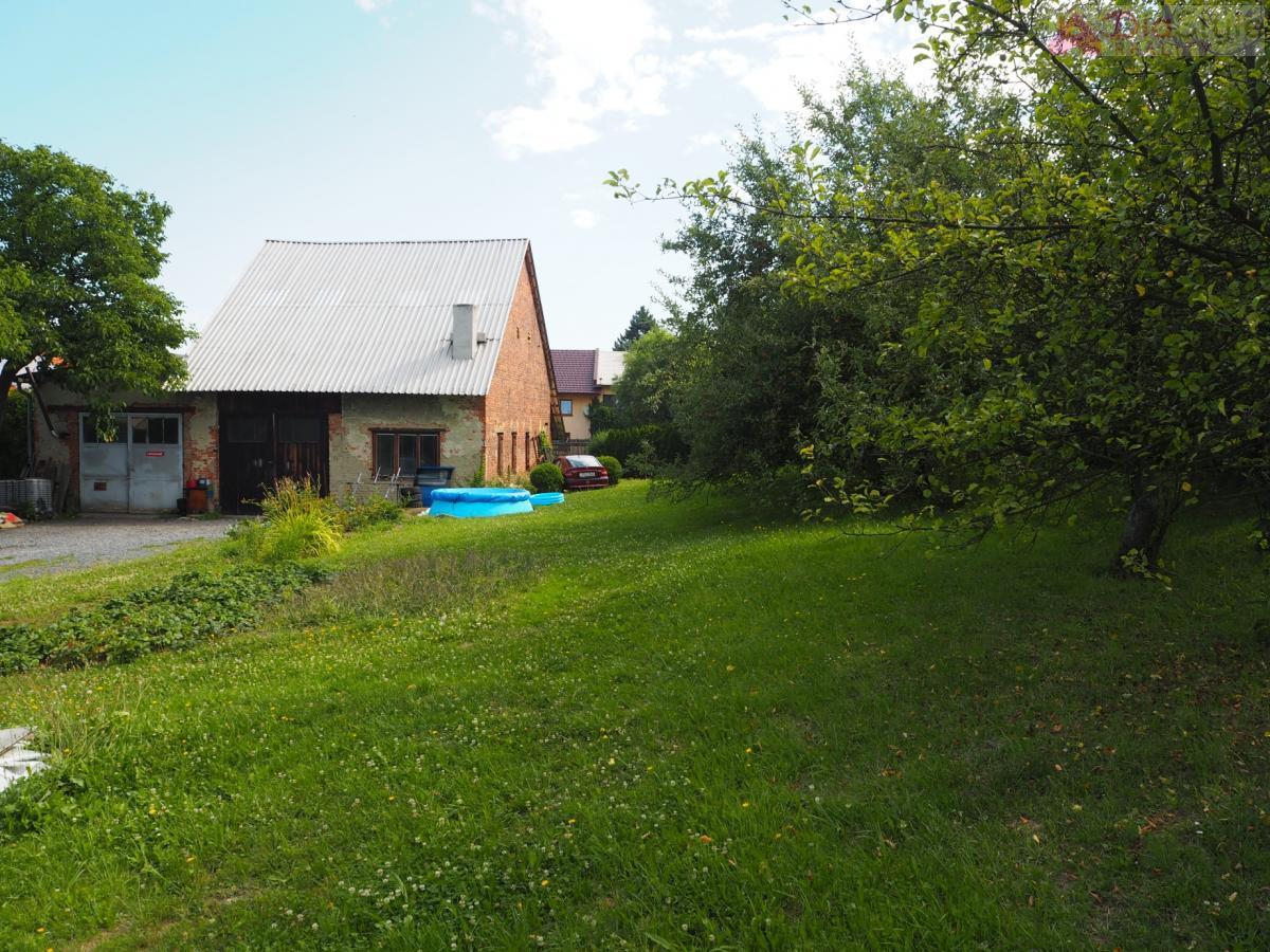 Prodej usedlosti, 2x Rodinný dům, Janovice u Nového Jičína 4261m2