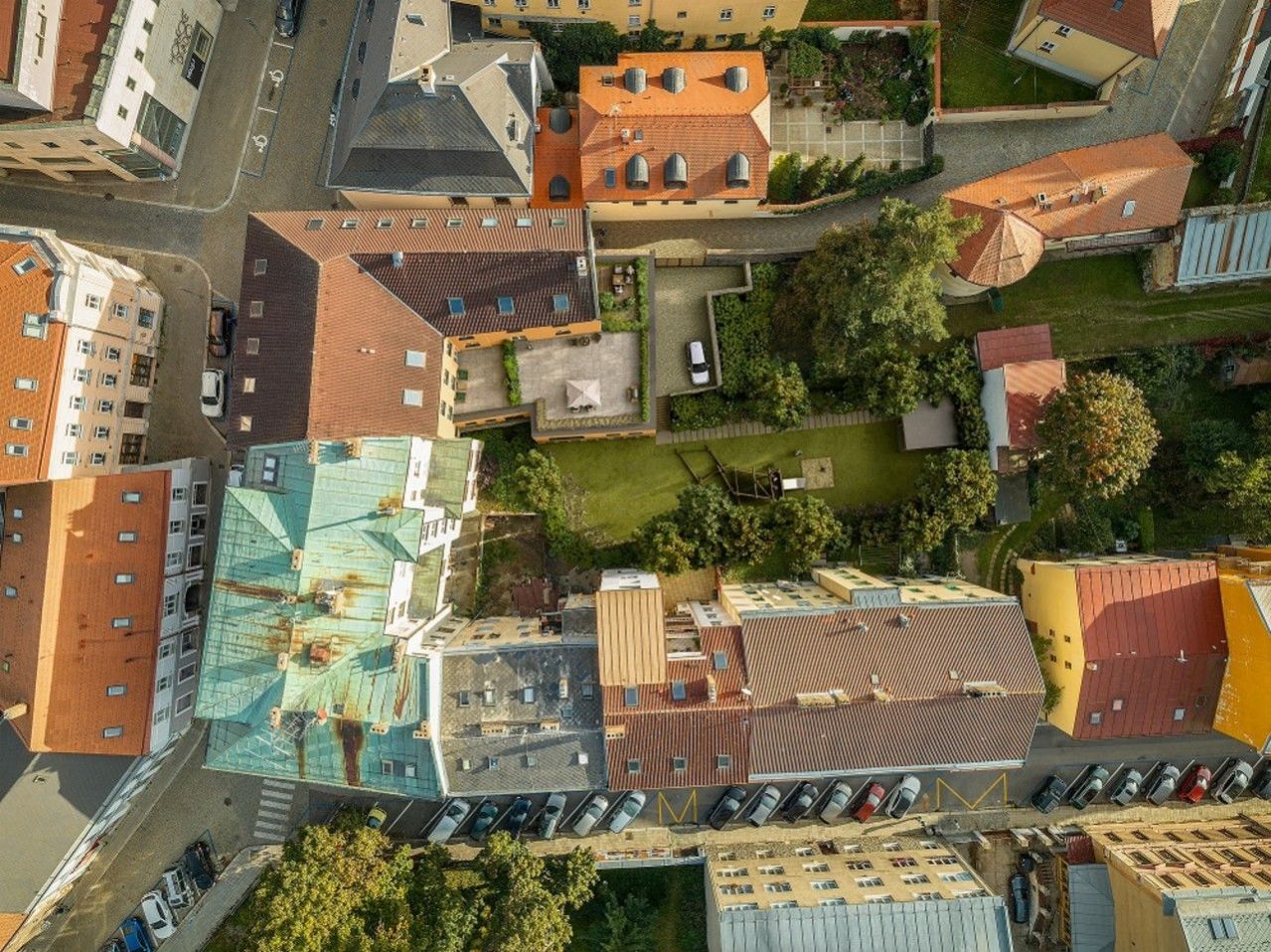 Moderní bydlení s privátní zahradou pro vás stavíme v centru Jihlavy na ulici Divadelní., obrázek č. 1