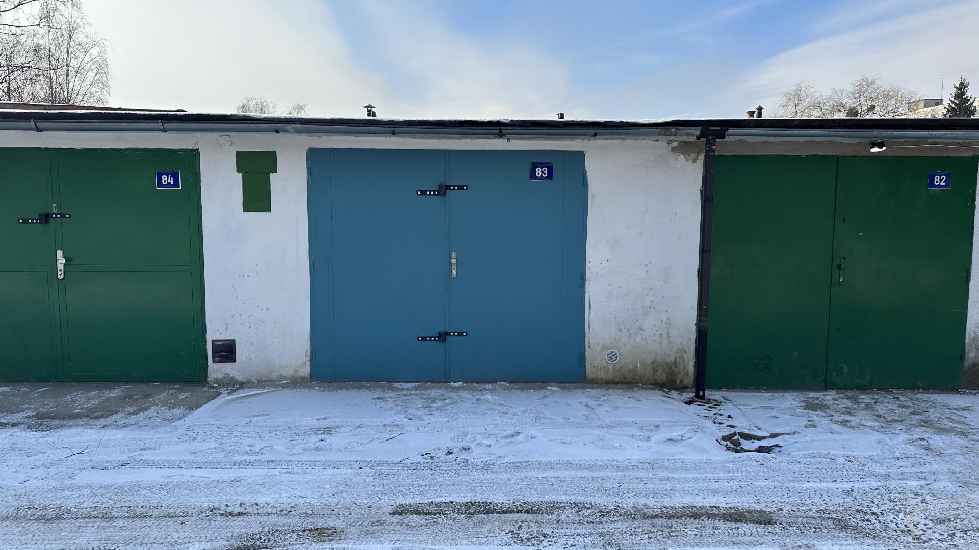 Nabízíme Vám k prodeji garáž o velikosti 21 m2 na ul. Jarošova v Havířově., obrázek č. 1