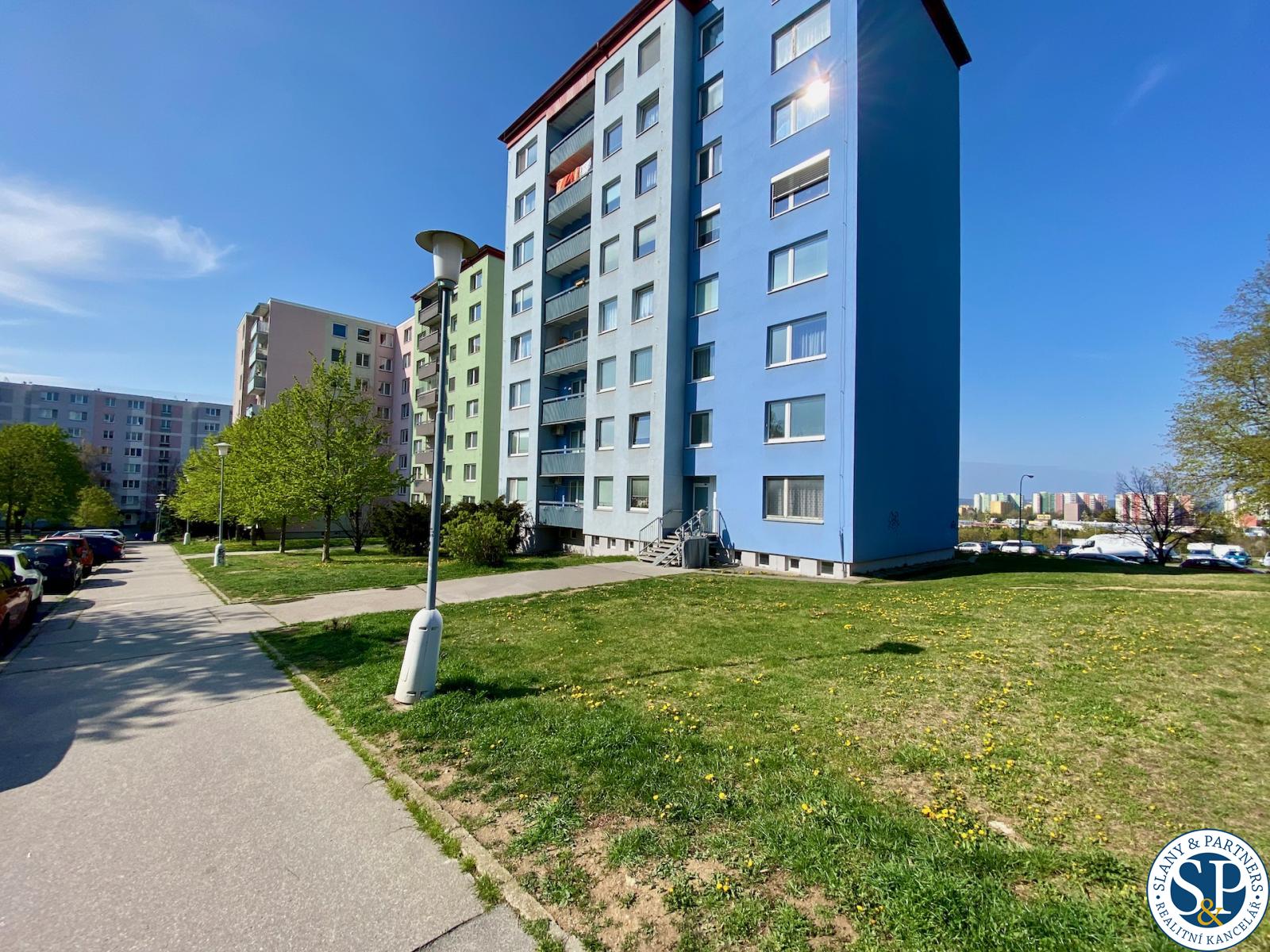 Prodej prostorného světlého bytu OV 3+1, 74 m2 v revitalizovaném domě v Brně - Líšni, obrázek č. 1