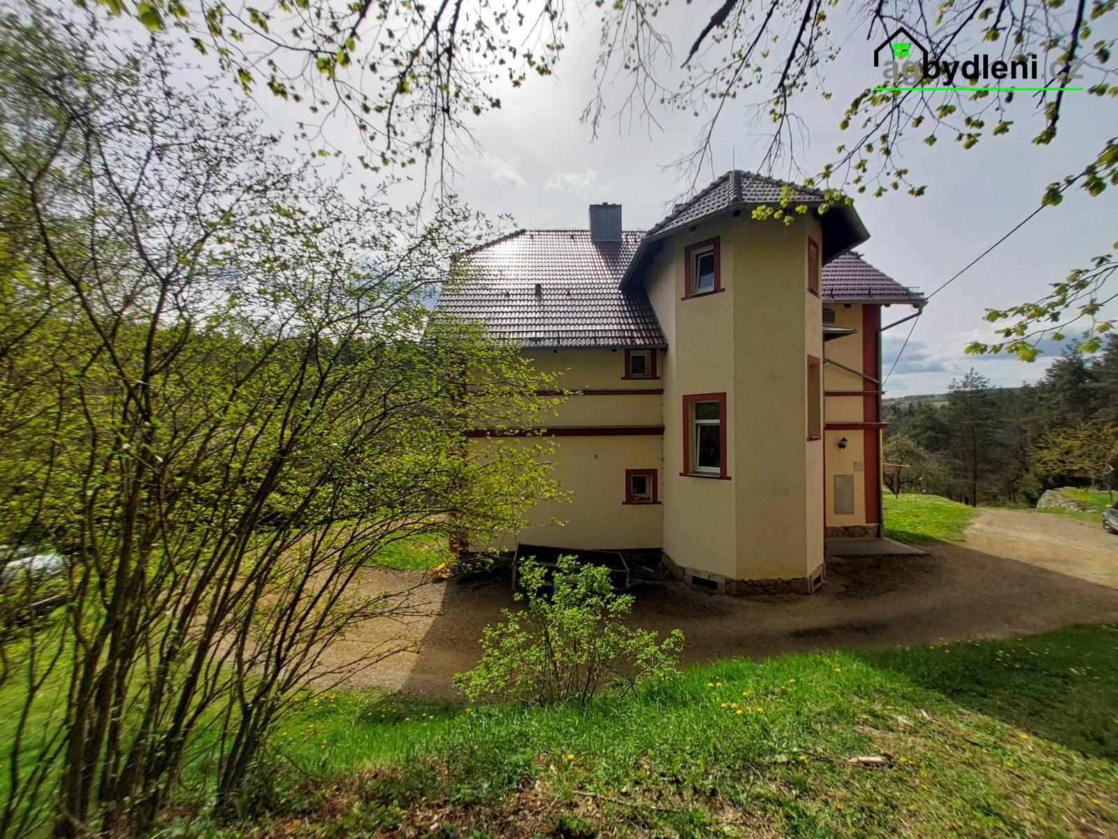 Pronájem dvougeneračního domu 4+1 a 3+1, 100m2/patro, Svojšín, okr. Tachov v Plzeňském kraji, obrázek č. 1