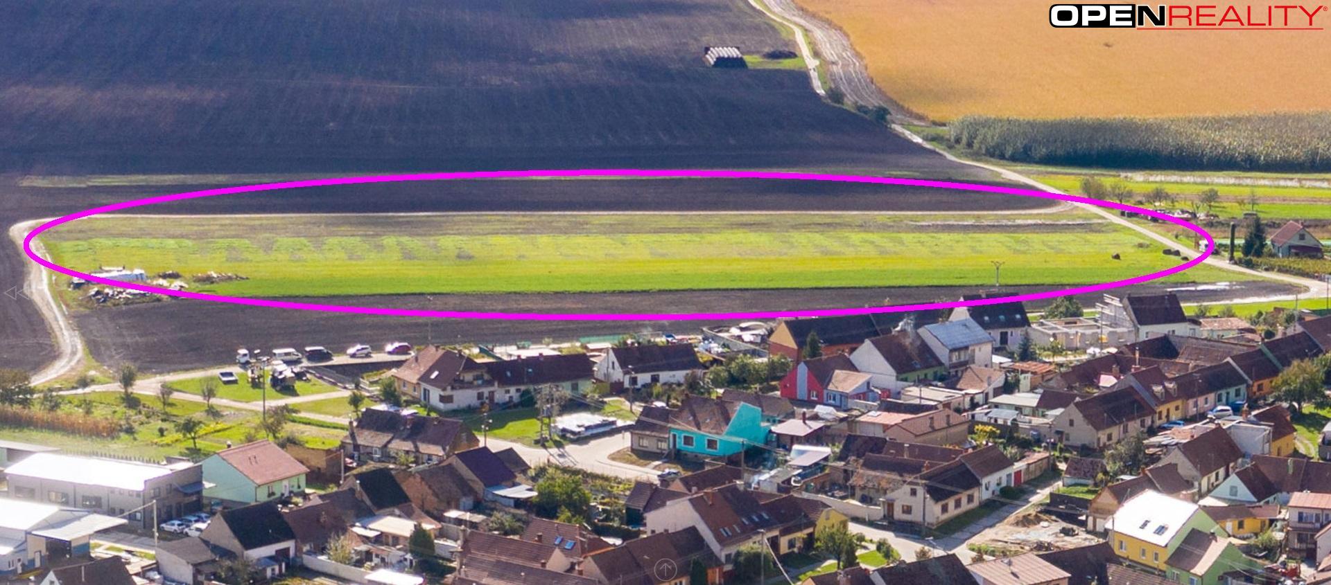 Prodej pozemků k bydlení v Uherčicích u Hustopečí,  8.241 m2, obrázek č. 2
