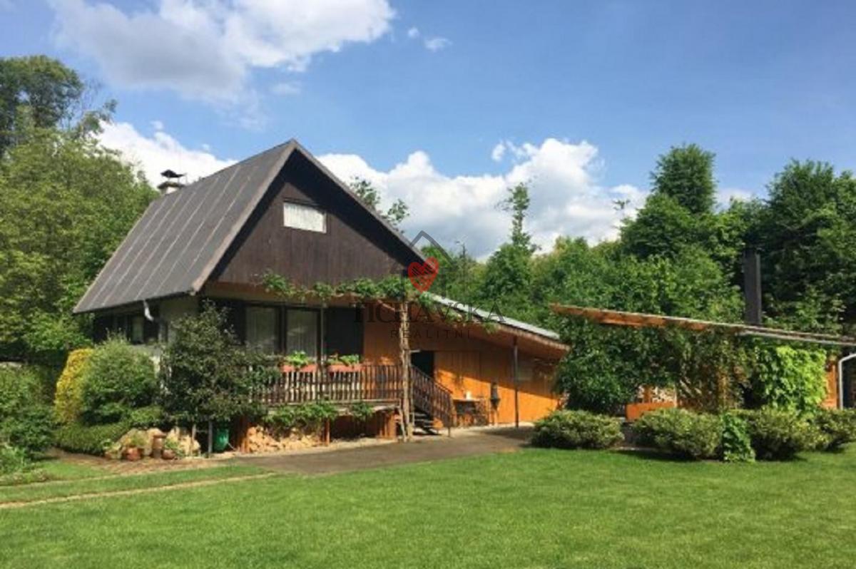 Prodej rodinného domu(chaty),  Valašské Meziříčí, pozemek 790 m2