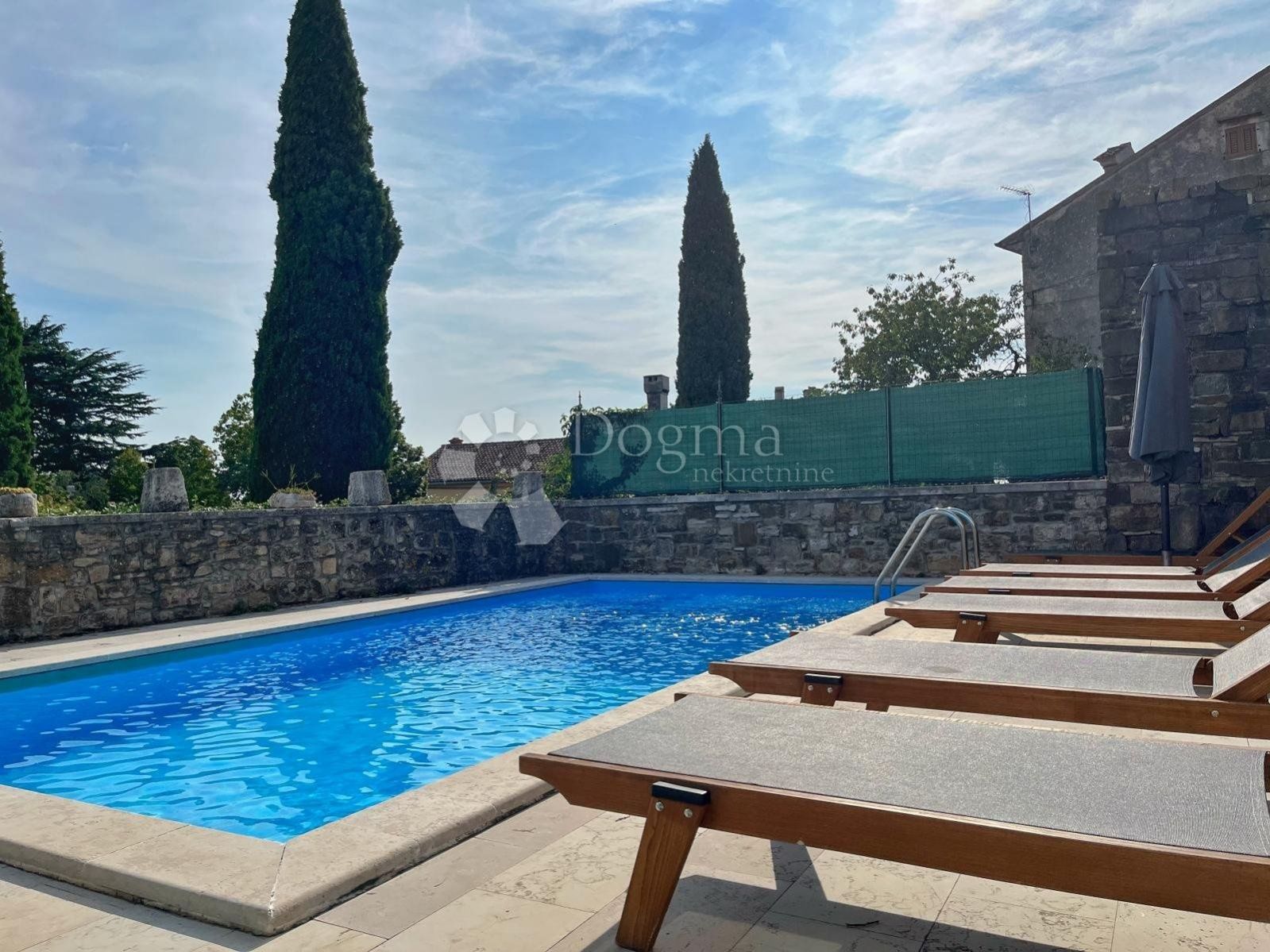 Prodej zrekonstruovaného domu s bazénem a panoramatickým výhledem, Oprtalj - Istrie - Chorvatsko, obrázek č. 2