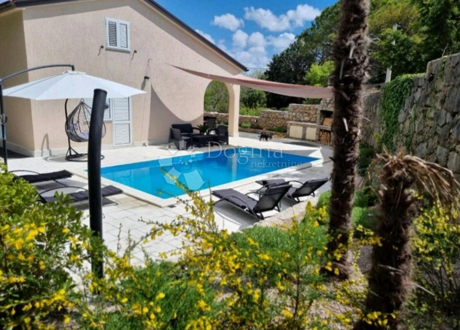 Prodej zrekonstruovaného domu s bazénem, 84 m2, u města Krk, ostrov Krk, Chorvatsko, obrázek č. 1